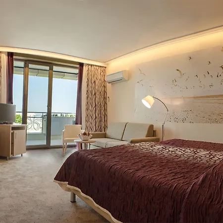 Maritim Amelia 5* אלבנה