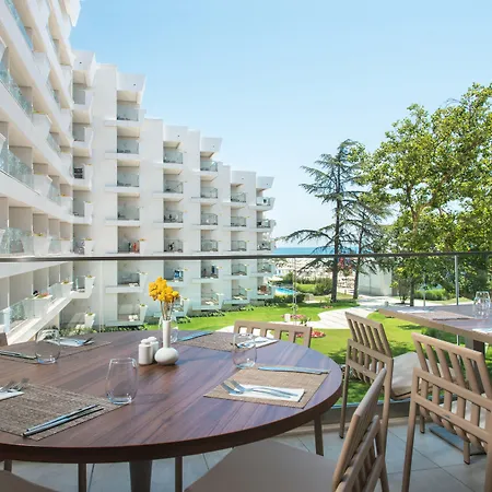Maritim Amelia 5* אלבנה
