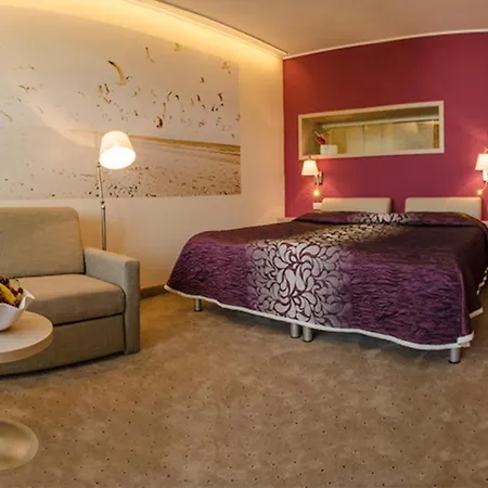 מלון Maritim Amelia 5*